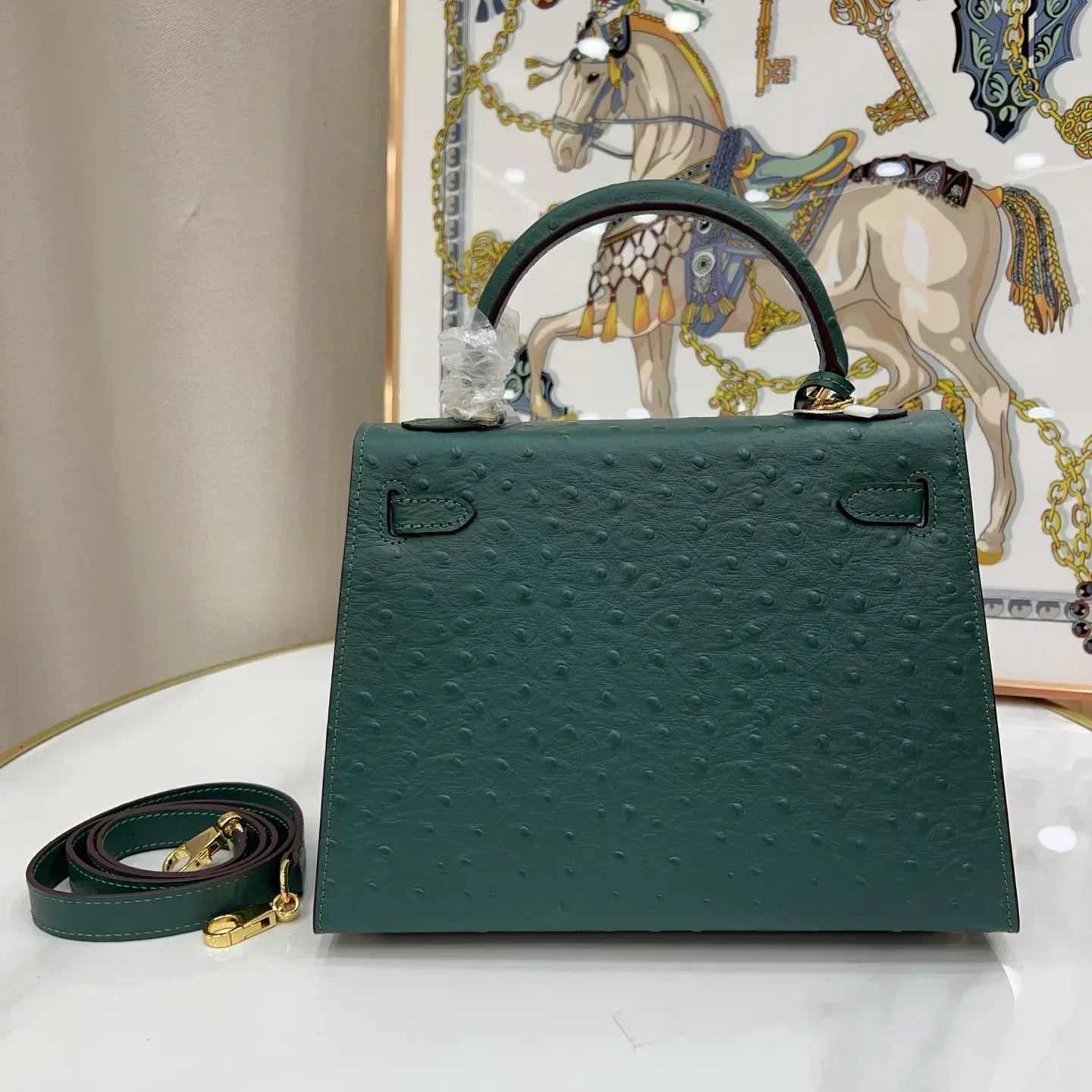 Kelly 25 Vert Ostrich Leather Ostrich Grain Texture Gold Hardware