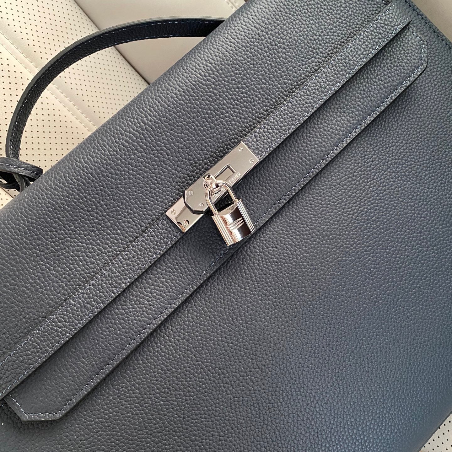 Kelly Depeches 36 Document Holder In Bleu De Prusse Togo Calfskin