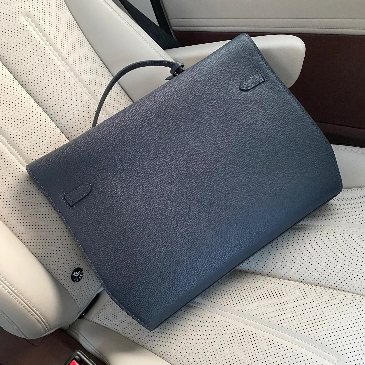 Kelly Depeches 36 Document Holder In Bleu De Prusse Togo Calfskin