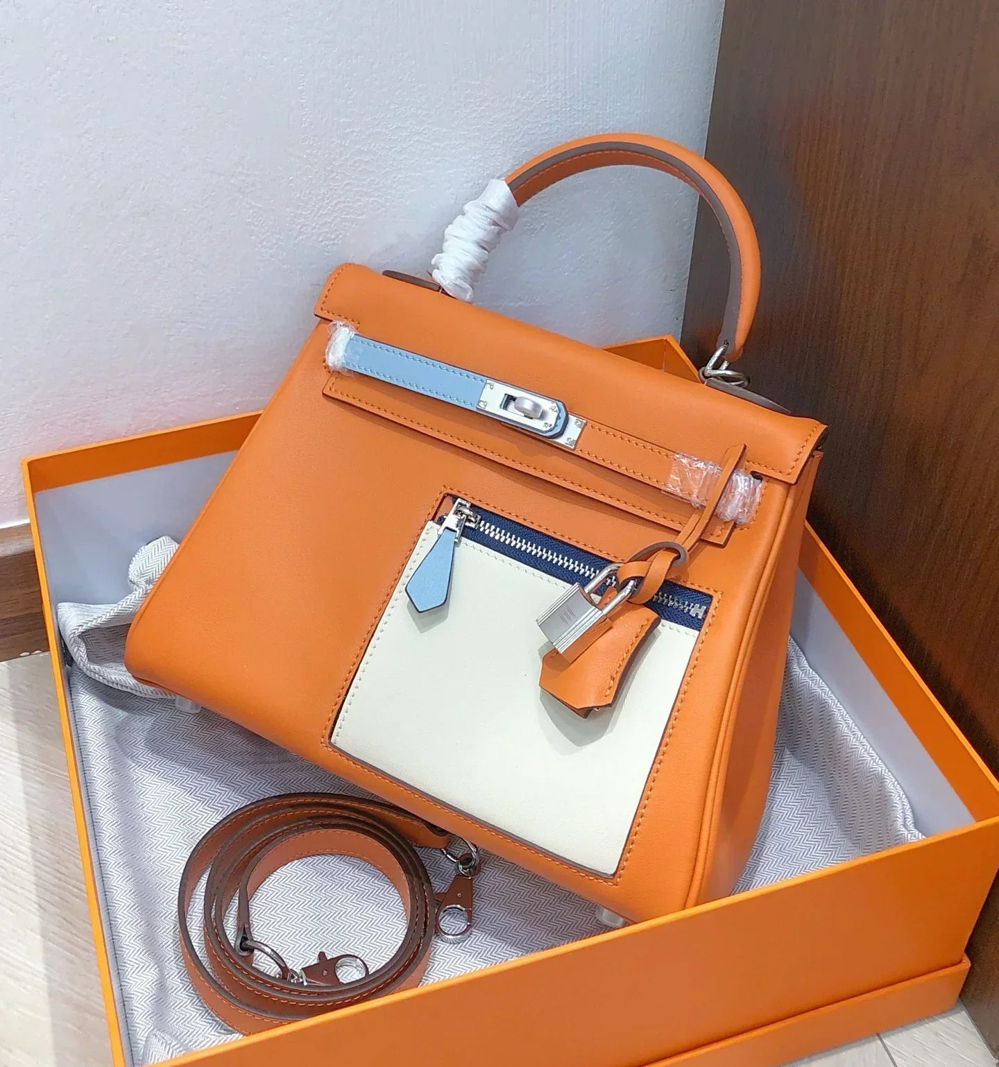 Kelly 25 Color Block Swift Leather Orange