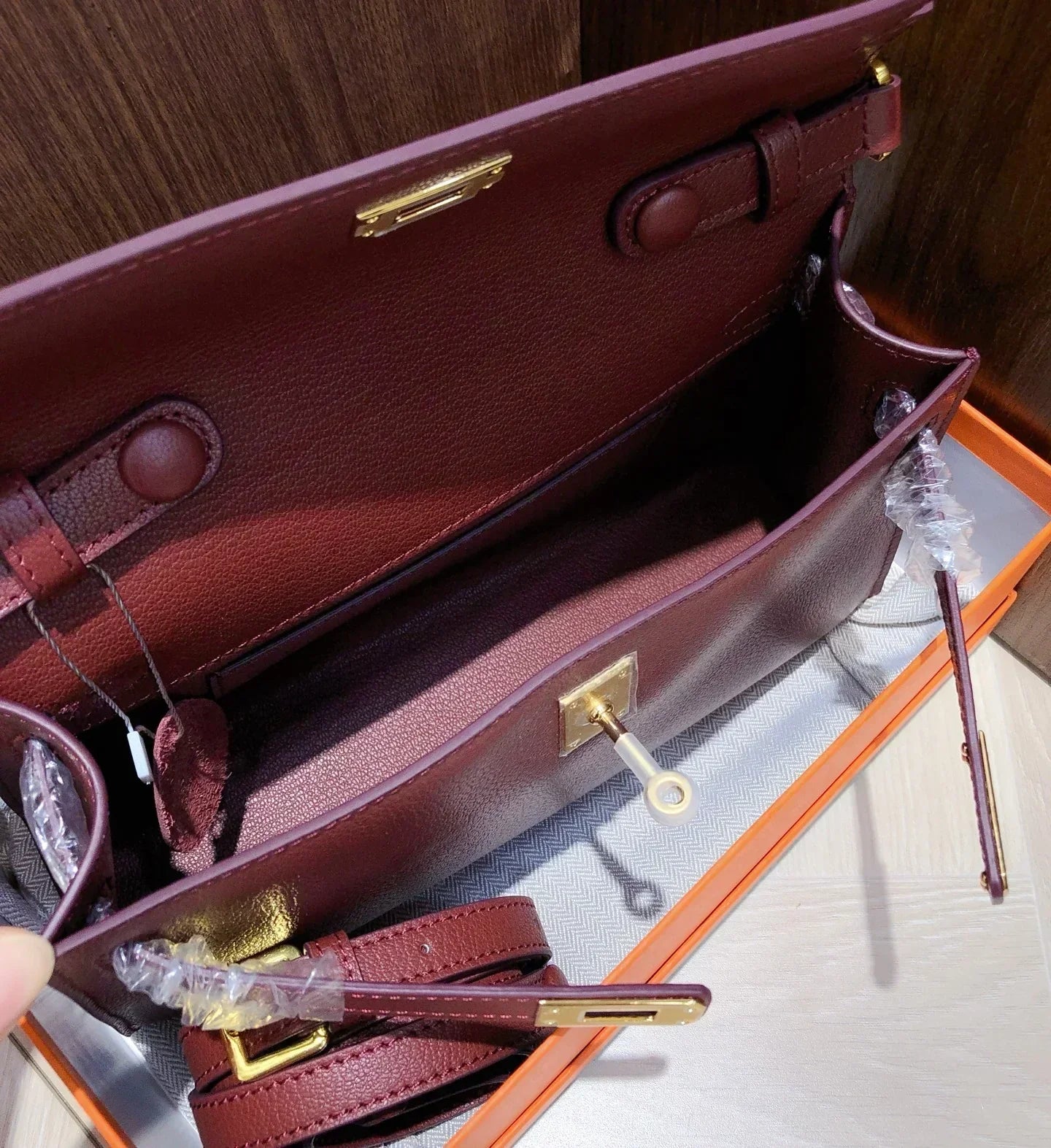 Kelly To Go Evercolor Leather Handheld Crossbody Palladium Hardware
