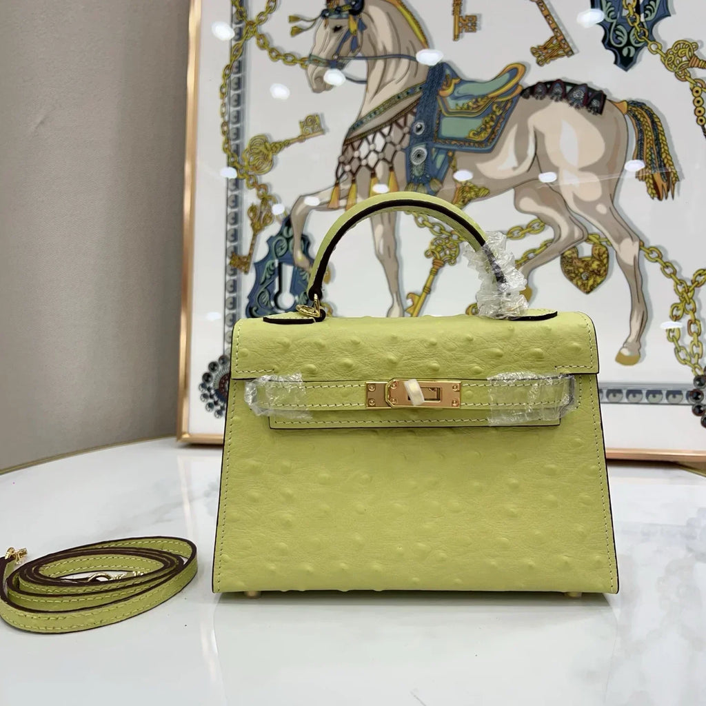 Kelly 32 ostrich handbag Green Ostrich gold Hardware