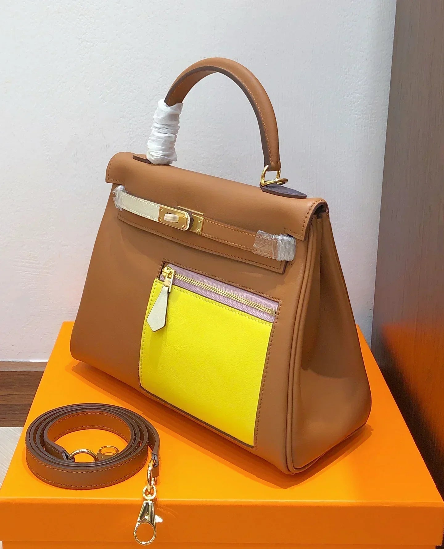 Cassis and Nata Swift Colormatic Kelly 25 Retourne Palladium Hardware