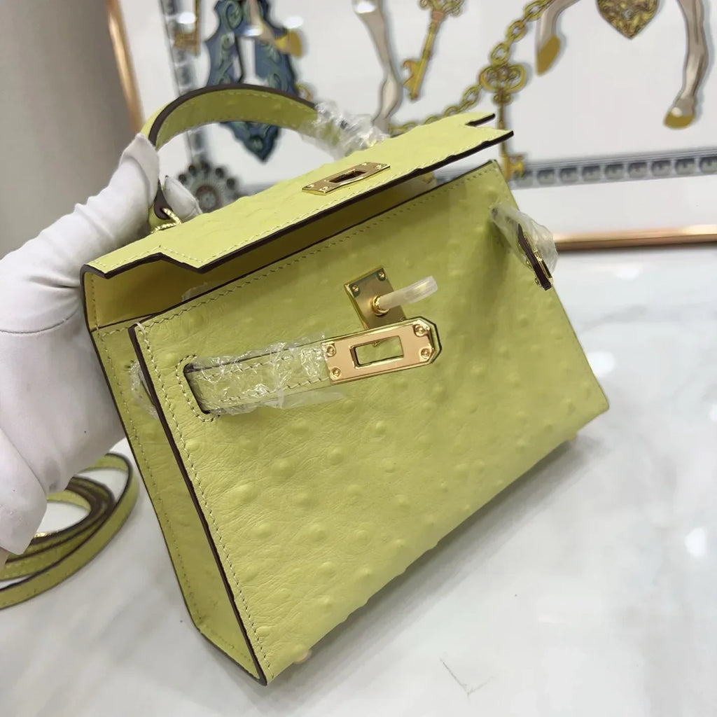 Kelly 32 ostrich handbag Green Ostrich gold Hardware