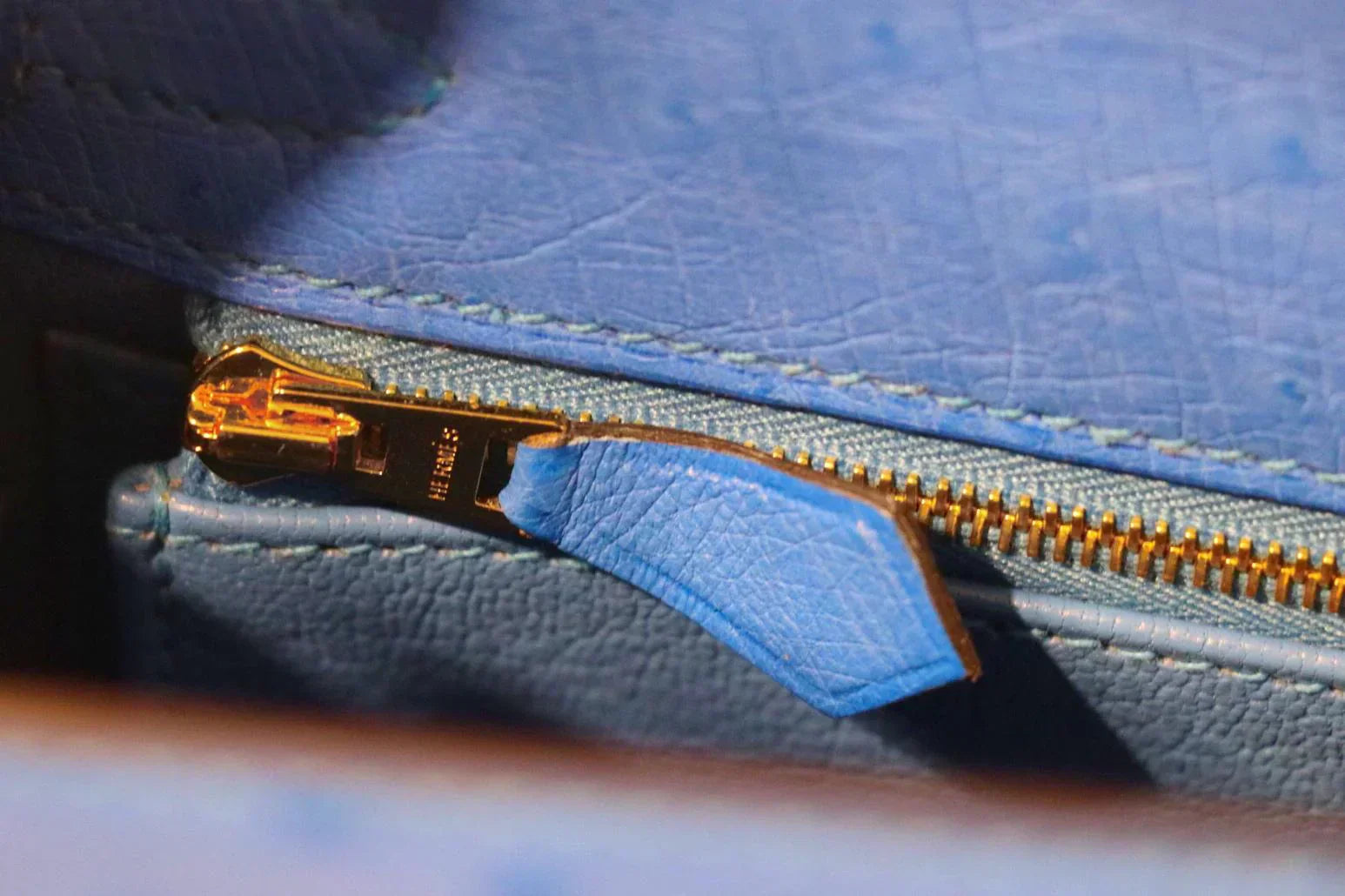 Kelly 25 Sellier Ostrich Bleuet Gold Hardware