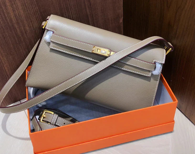Kelly Classique To Go wallet Gold Harrdware